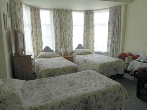 Guesthouse 24-7 The Old Knoll Guesthouse Newport  Luaran gambar