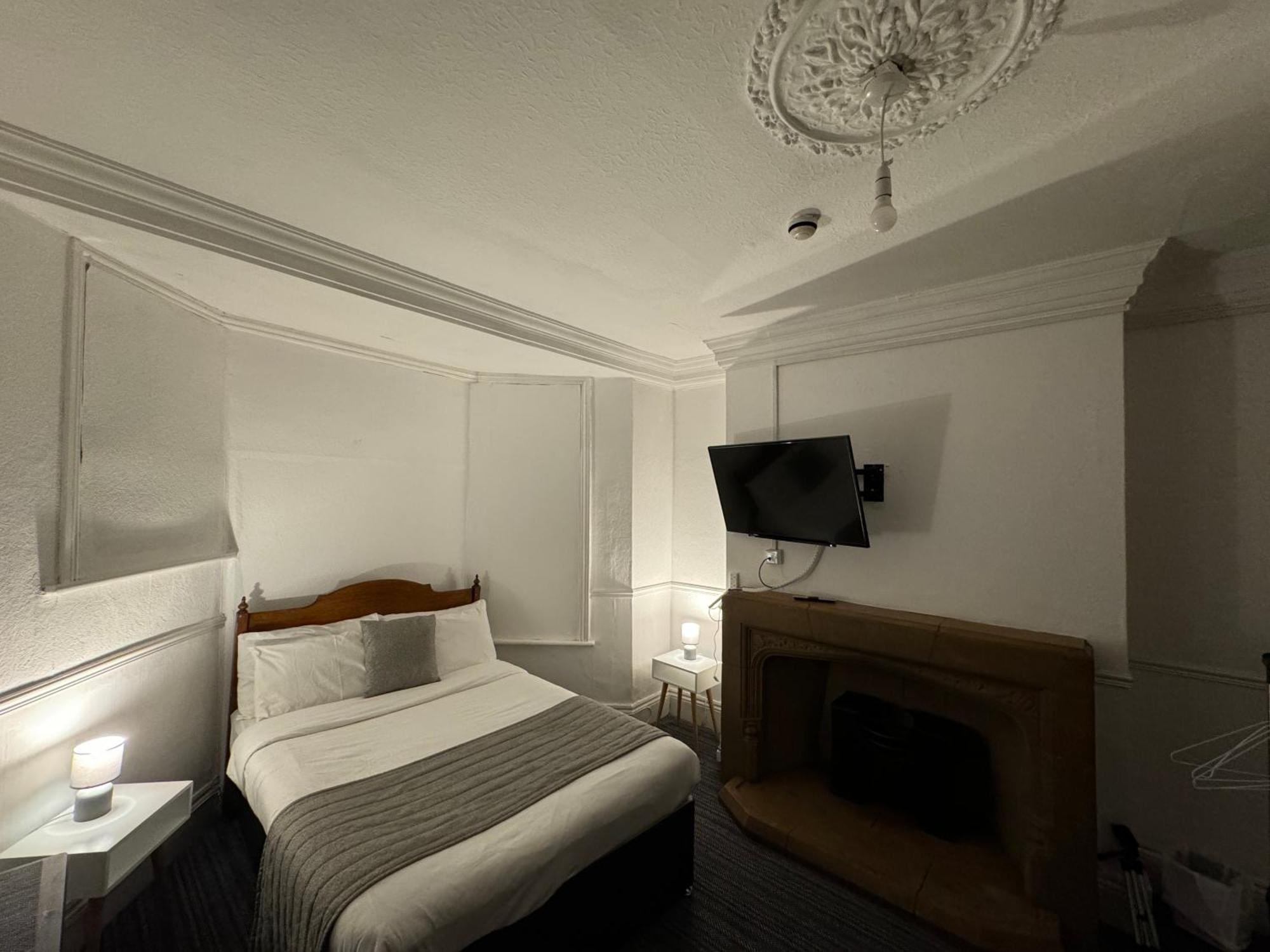 Guesthouse 24-7 The Old Knoll Guesthouse Newport  Luaran gambar